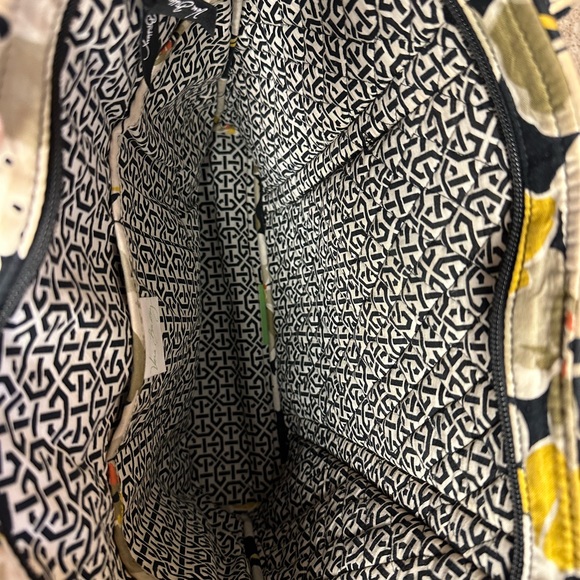 Vera Bradley Large purse in Dogwood Print - Picture 2 of 3
